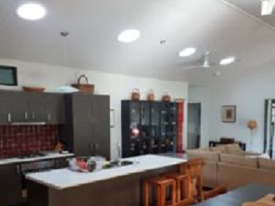 View of Understanding high performance daylighting systems better ...