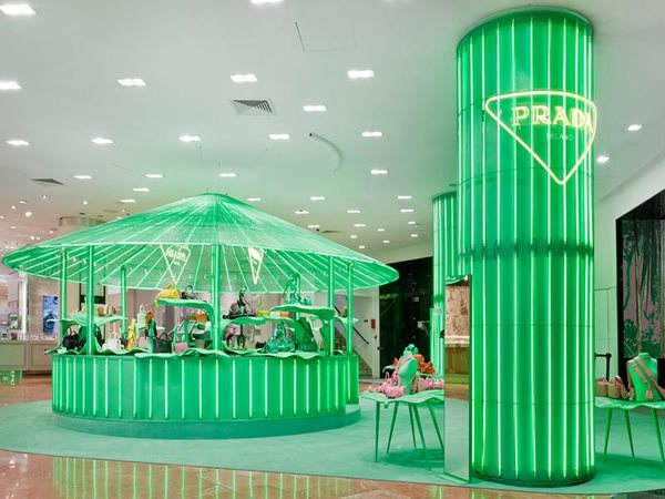 PRADA 店舗外観 アートフレーム 楽天市場】【5％OFFクーポン】アートパネル ブランド プラダ